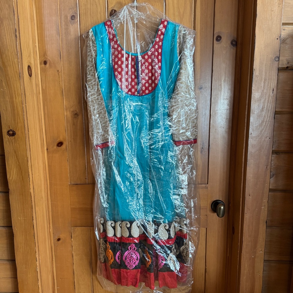 Turquoise Anarkali Pullover Dress with Red & Multicolor Embroidered Hem (Sm~Med) - Picture 16 of 17